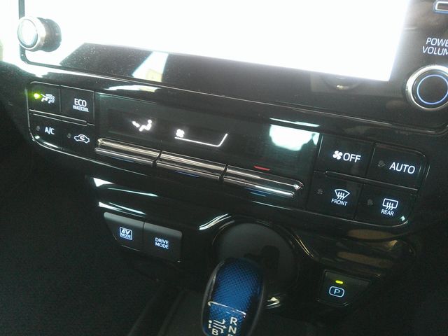 TOYOTA PRIUS 4WD 2021