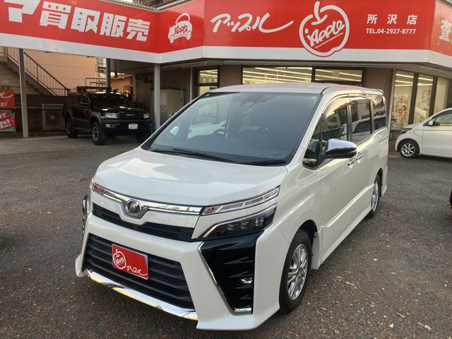 TOYOTA VOXY 2017