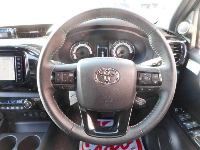 TOYOTA HILUX 4WD 2020