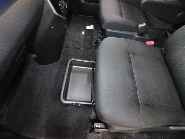 TOYOTA ROOMY 2017