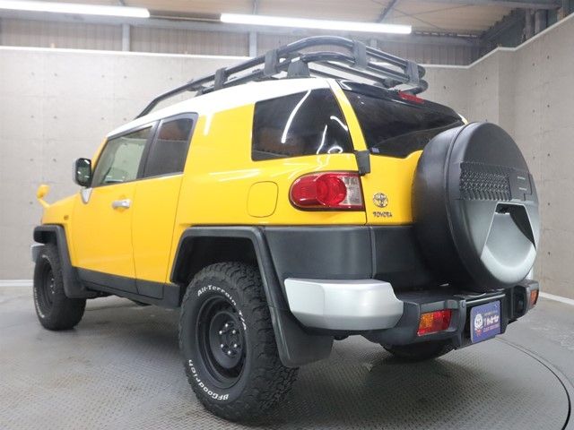 TOYOTA FJ CRUISER 4WD 2012