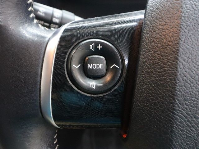 TOYOTA SIENTA HYBRID 2016