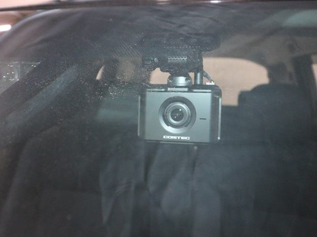 TOYOTA SIENTA HYBRID 2016