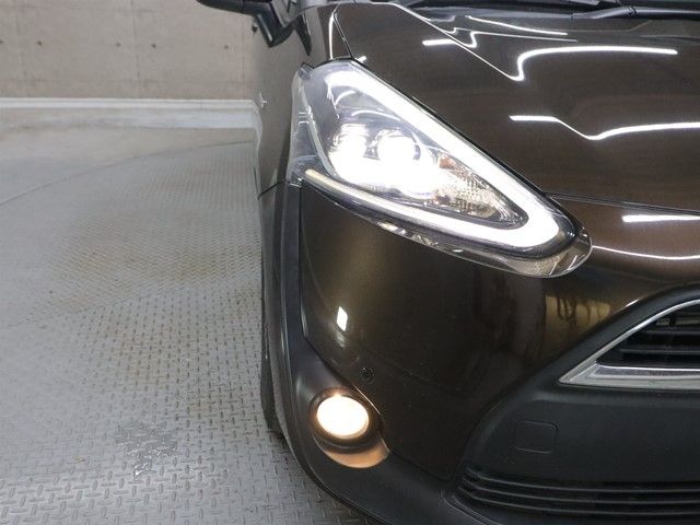 TOYOTA SIENTA HYBRID 2016