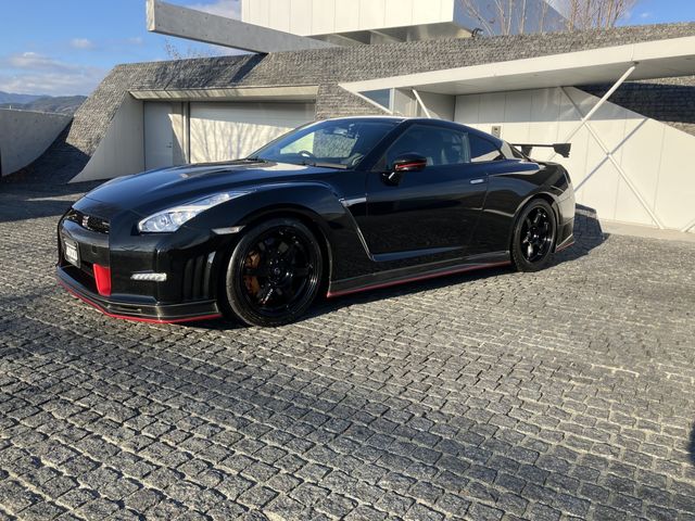 NISSAN GT-R 2015