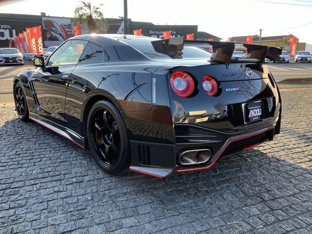 NISSAN GT-R 2015