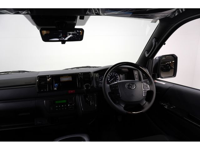 TOYOTA HIACE van 4WD 2025