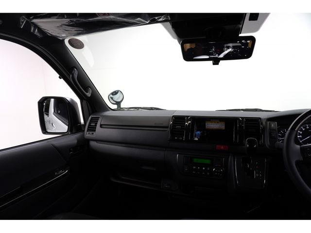 TOYOTA HIACE van 4WD 2025