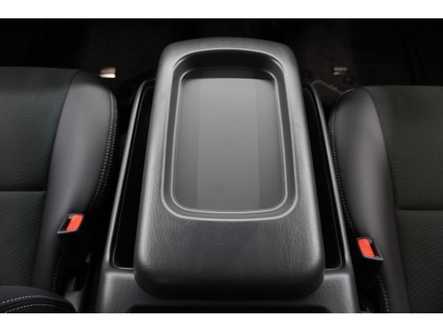 TOYOTA HIACE van 4WD 2025