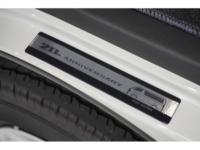 TOYOTA HIACE van 4WD 2025