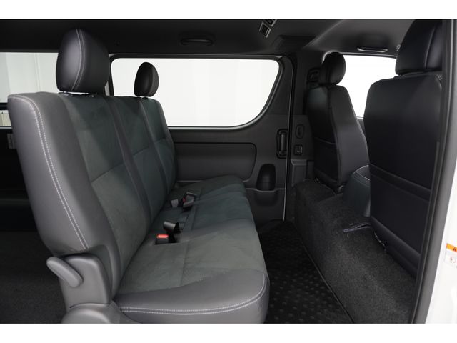 TOYOTA HIACE van 4WD 2025