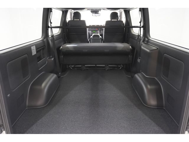 TOYOTA HIACE van 4WD 2025