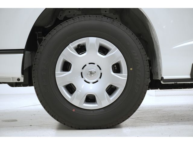 TOYOTA HIACE van 4WD 2025