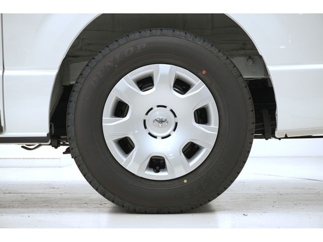 TOYOTA HIACE van 4WD 2025