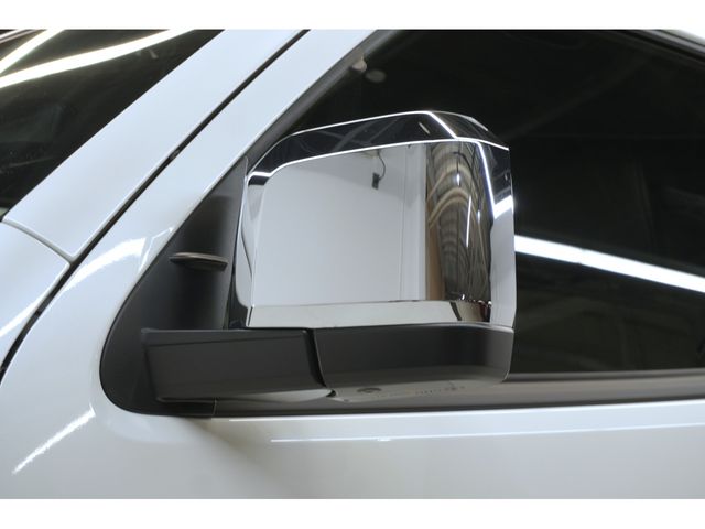 TOYOTA HIACE van 4WD 2025