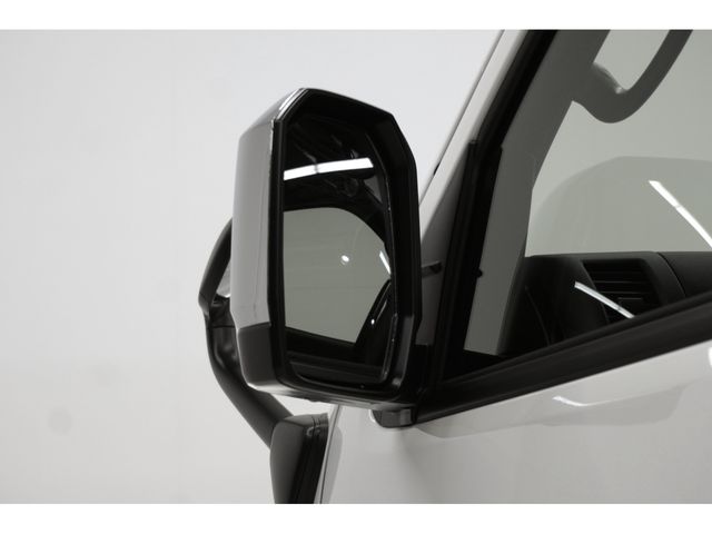 TOYOTA HIACE van 4WD 2025