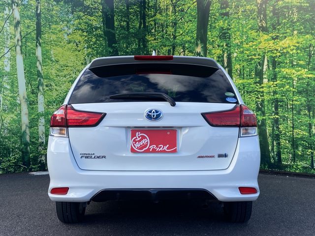 TOYOTA COROLLA FIELDER HYBRID 2015