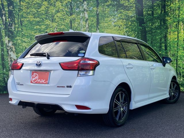 TOYOTA COROLLA FIELDER HYBRID 2015