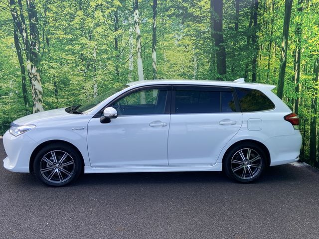TOYOTA COROLLA FIELDER HYBRID 2015