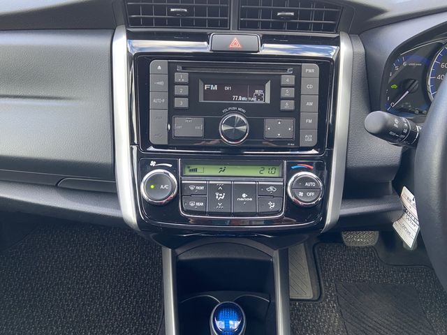 TOYOTA COROLLA FIELDER HYBRID 2015