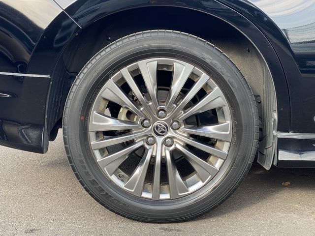 TOYOTA HARRIER HYBRID 2019