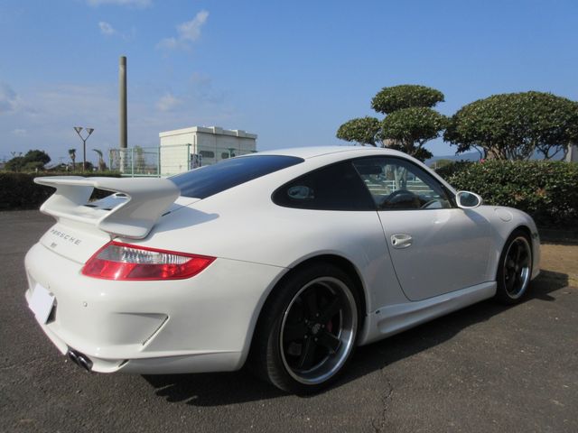 PORSCHE PORSCHE 911 2005