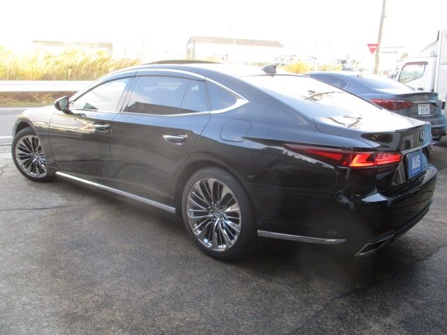 TOYOTA LEXUS LS500 2023