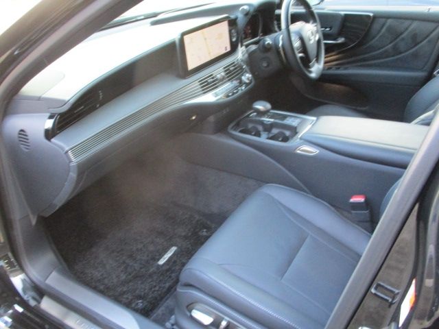 TOYOTA LEXUS LS500 2023