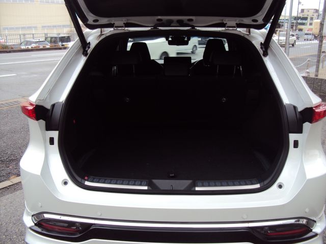 TOYOTA HARRIER 2WD 2023