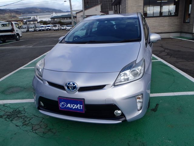TOYOTA PRIUS 2013
