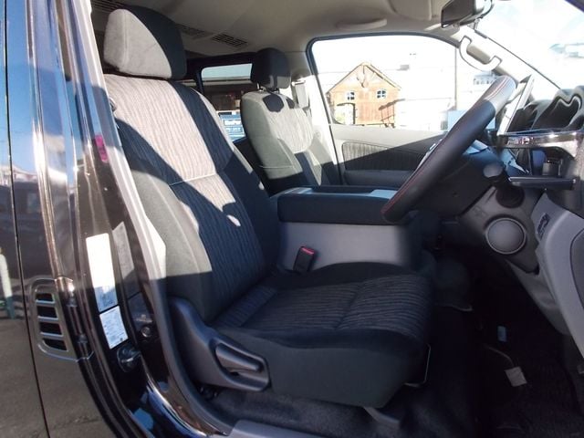 NISSAN NV350 CARAVAN 4WD 2019