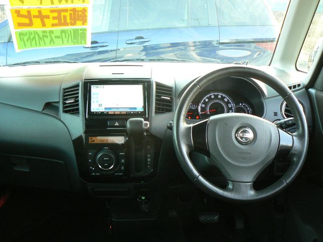 NISSAN ROOX 2012