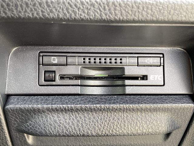 TOYOTA VOXY 4WD 2014