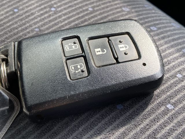 TOYOTA VOXY 4WD 2014