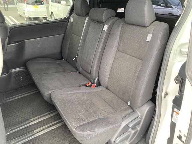 TOYOTA VOXY 4WD 2014