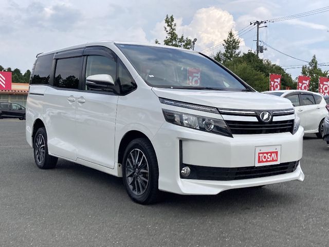 TOYOTA VOXY 4WD 2014