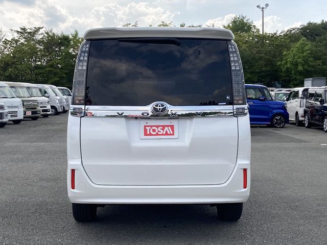 TOYOTA VOXY 4WD 2014