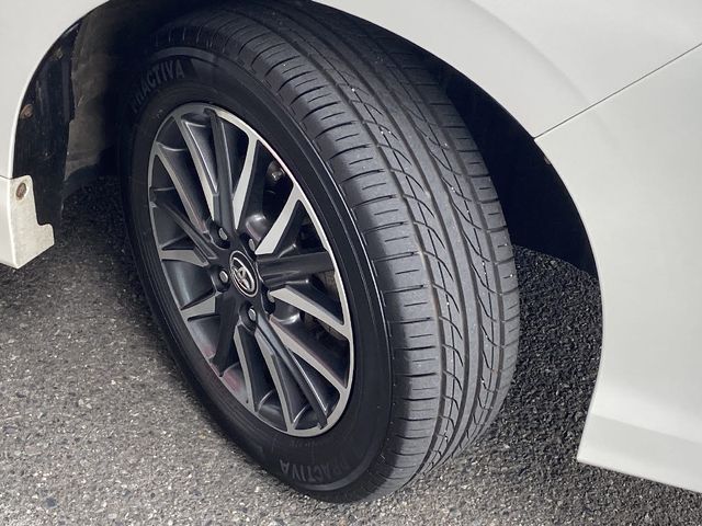 TOYOTA VOXY 4WD 2014