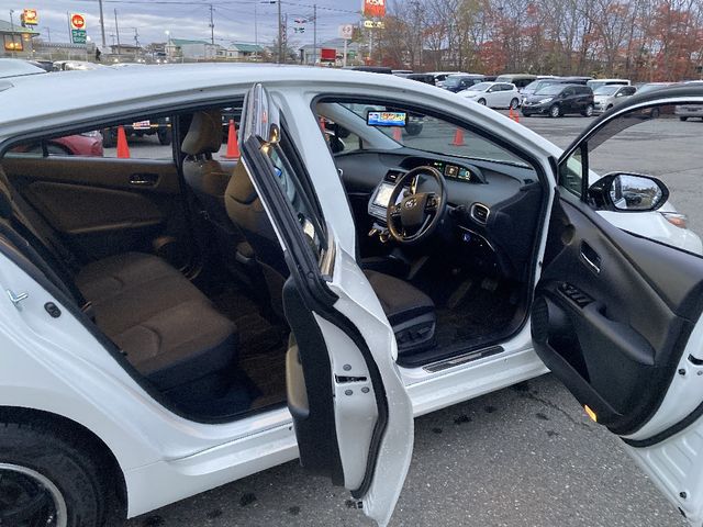 TOYOTA PRIUS PHV 2020