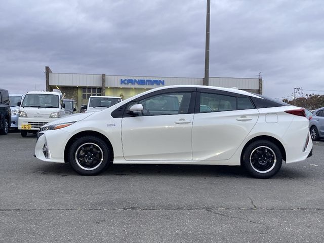 TOYOTA PRIUS PHV 2020