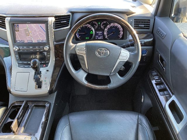 TOYOTA ALPHARD hybrid 4WD 2013