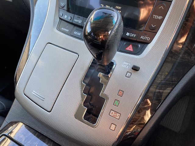 TOYOTA ALPHARD hybrid 4WD 2013