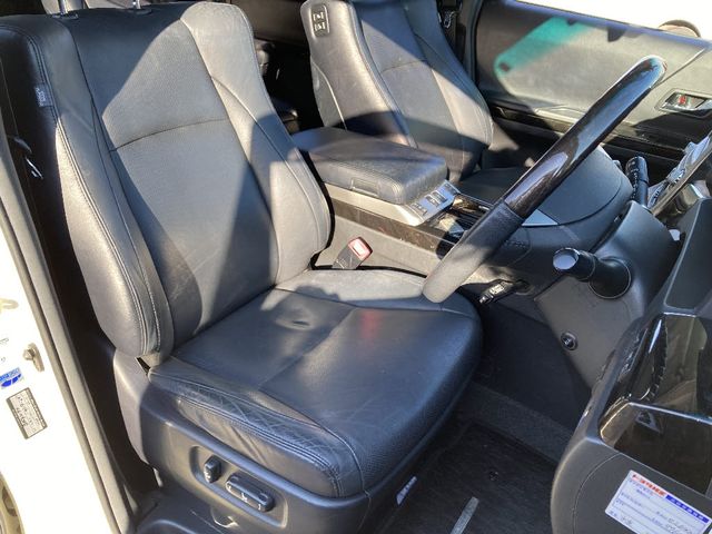 TOYOTA ALPHARD hybrid 4WD 2013