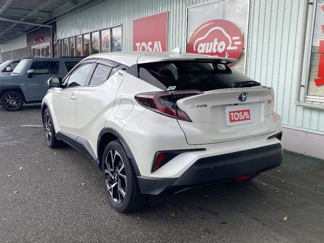 TOYOTA C-HR 2017