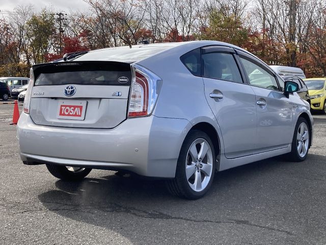TOYOTA PRIUS 2013