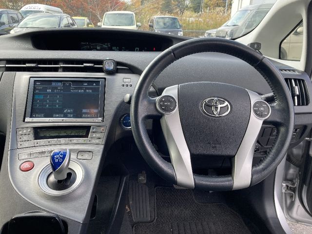 TOYOTA PRIUS 2013