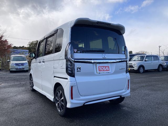 HONDA N BOX CUSTOM 2018