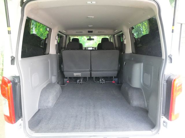 NISSAN NV350 CARAVAN 2018