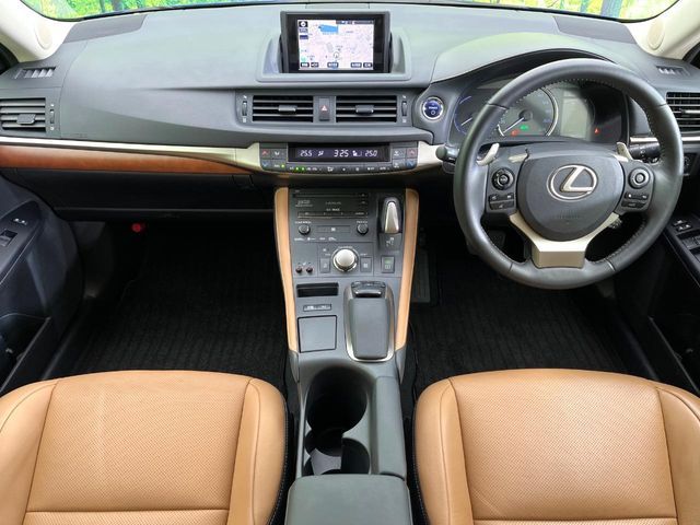 TOYOTA LEXUS CT200h 2014