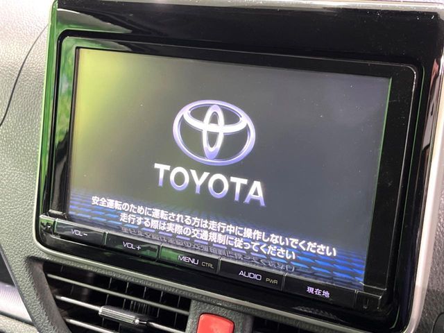 TOYOTA VOXY 2016